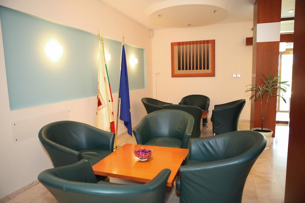 Hotel Perperikon Kurdzhali Bagian luar foto
